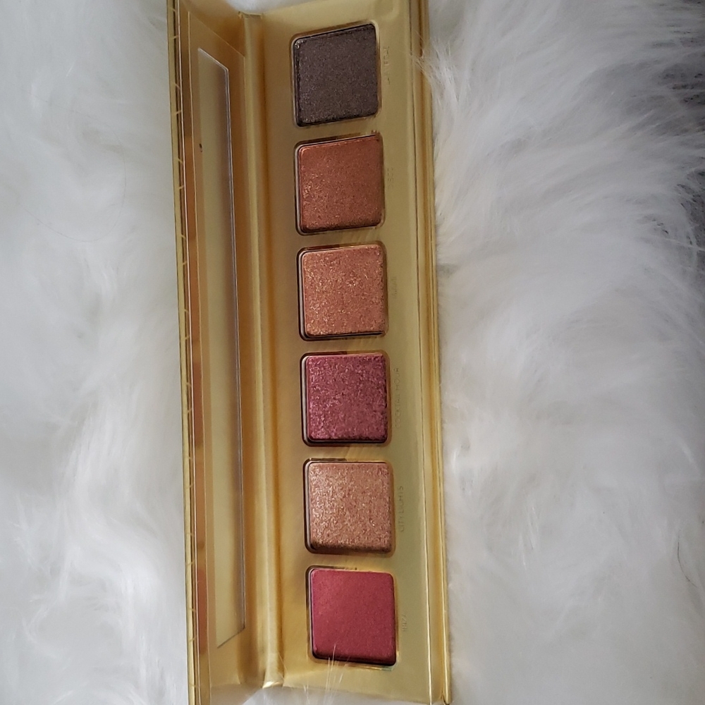 Makeup - Picture 6 of 10